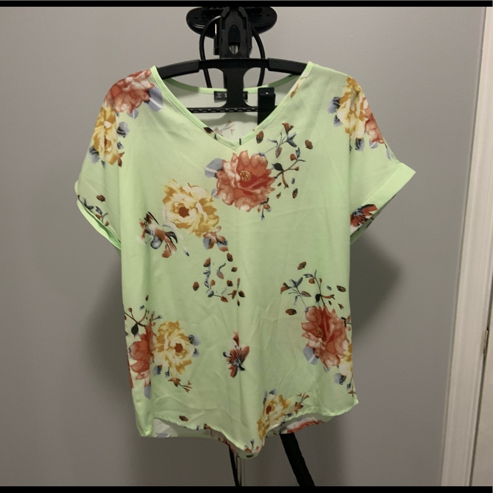 NWT Green Floral Blouse (L8/10)